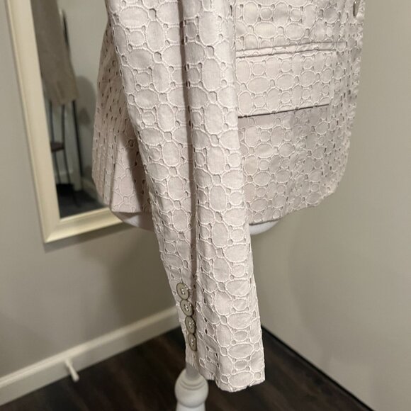 NWT NY & Company Tan Embroidered Eyelet Two button Blazer, Size 8 - Picture 10 of 16